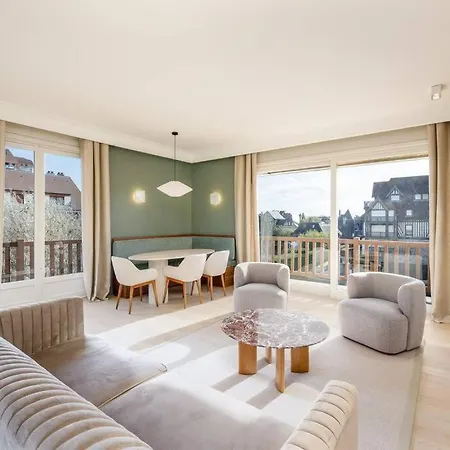 Luxueux Vue Mer A Avec Services * Deauville