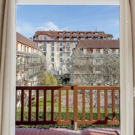 Luxueux Vue Mer A Avec Services * Deauville